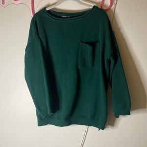 medium emerald green sweater !!
